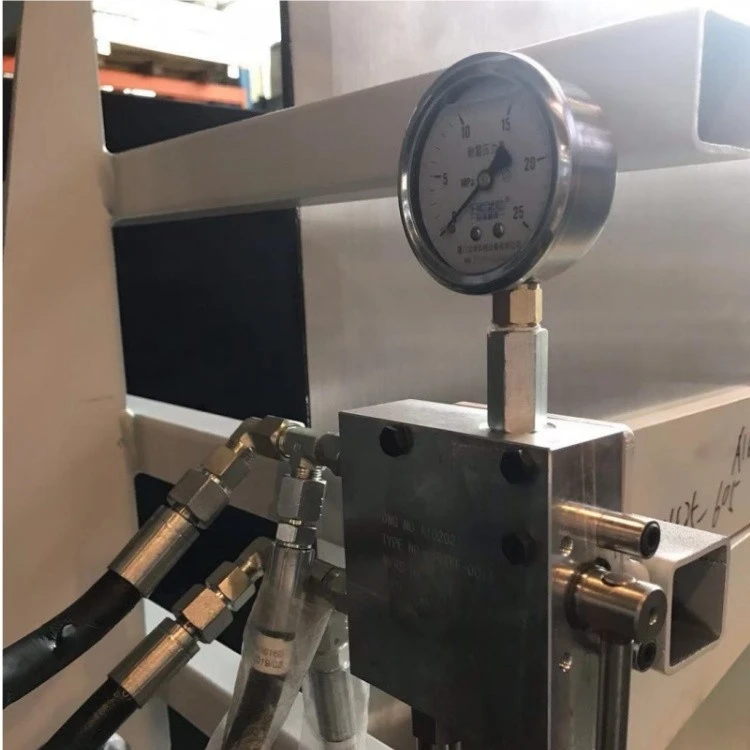 Forklift-Attachment-20E-Carton-Clamps